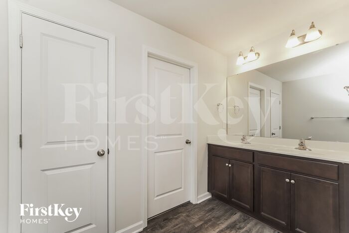 Building Photo - 10714 Rivergate Dr NW