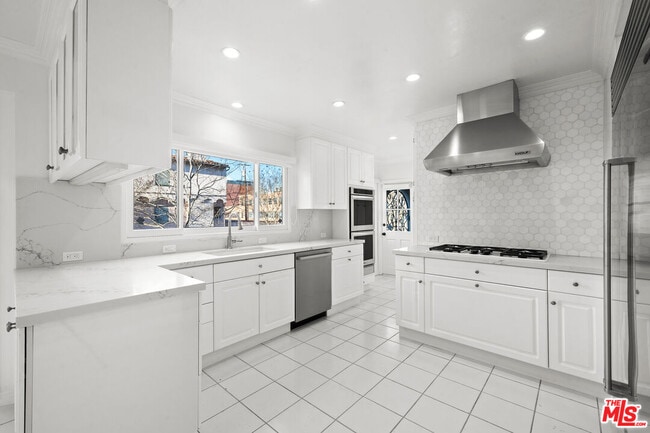 Building Photo - 502 Smithwood Dr