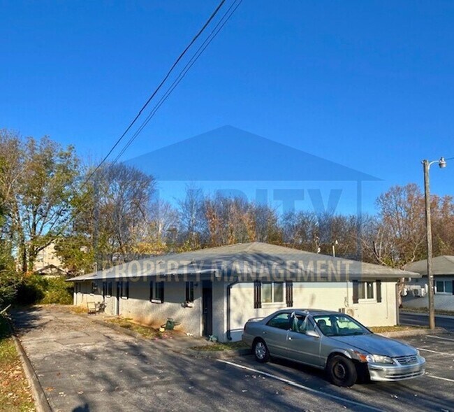 Primary Photo - 1705 Clemmer St NE