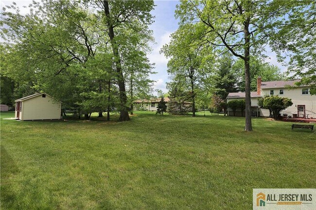 Building Photo - 160 Buttonwood Dr