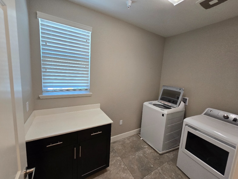 Building Photo - 18025 Amador Dr
