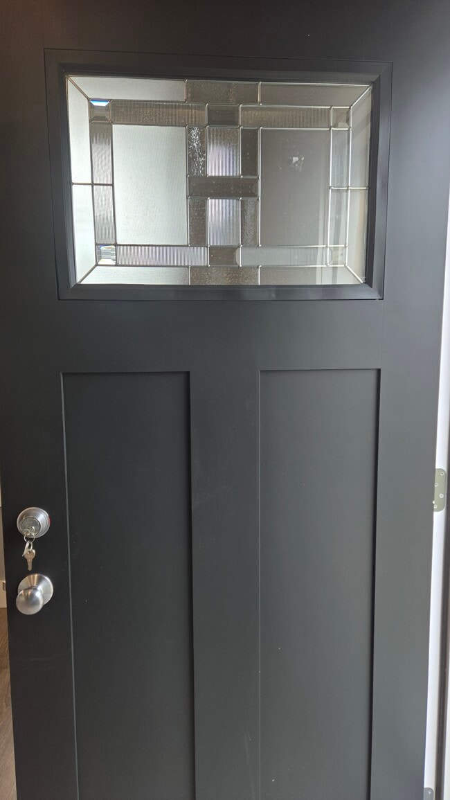 Building Photo - 594 E Sycamore St