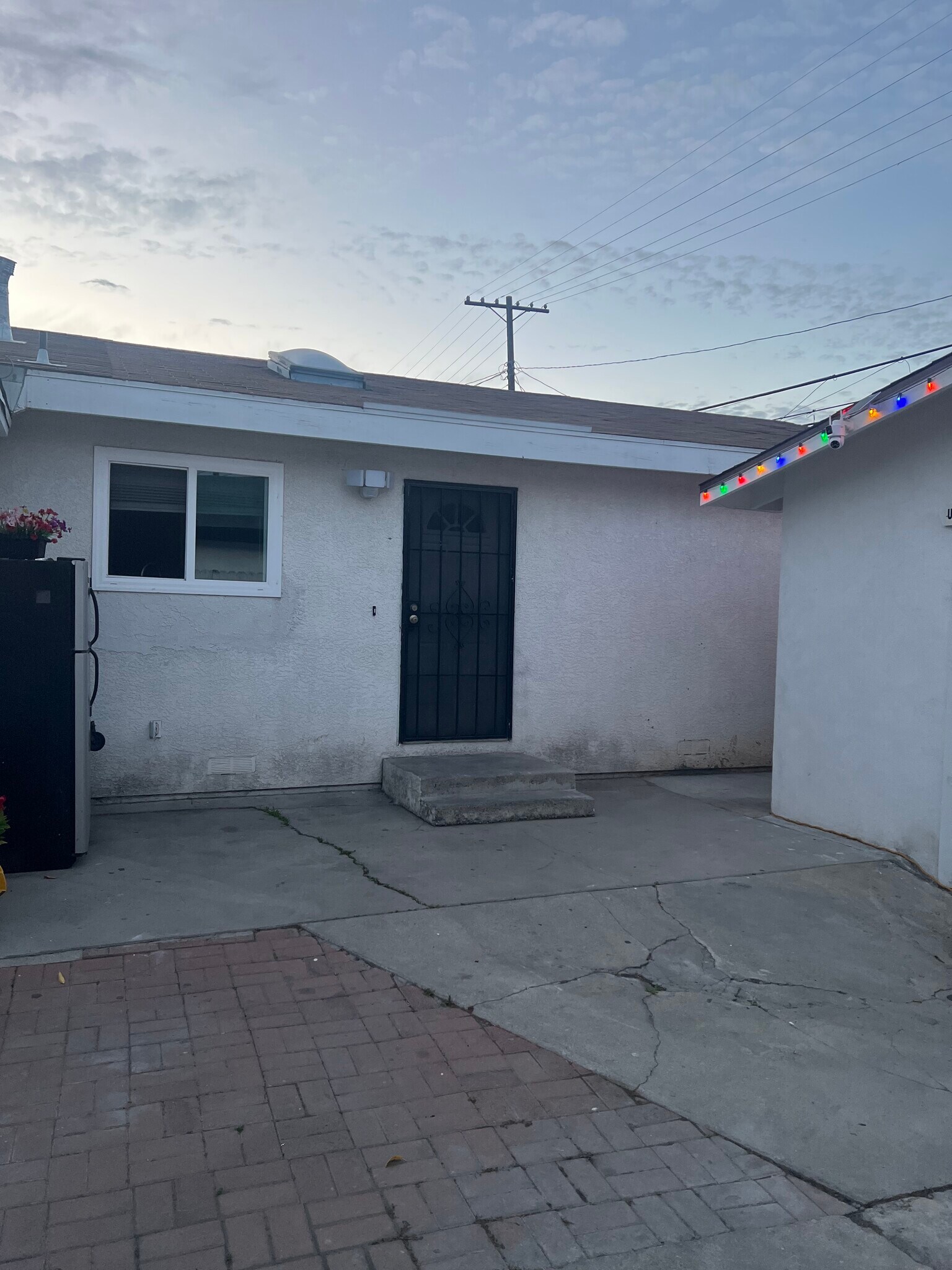 Building Photo - 1215 W L St