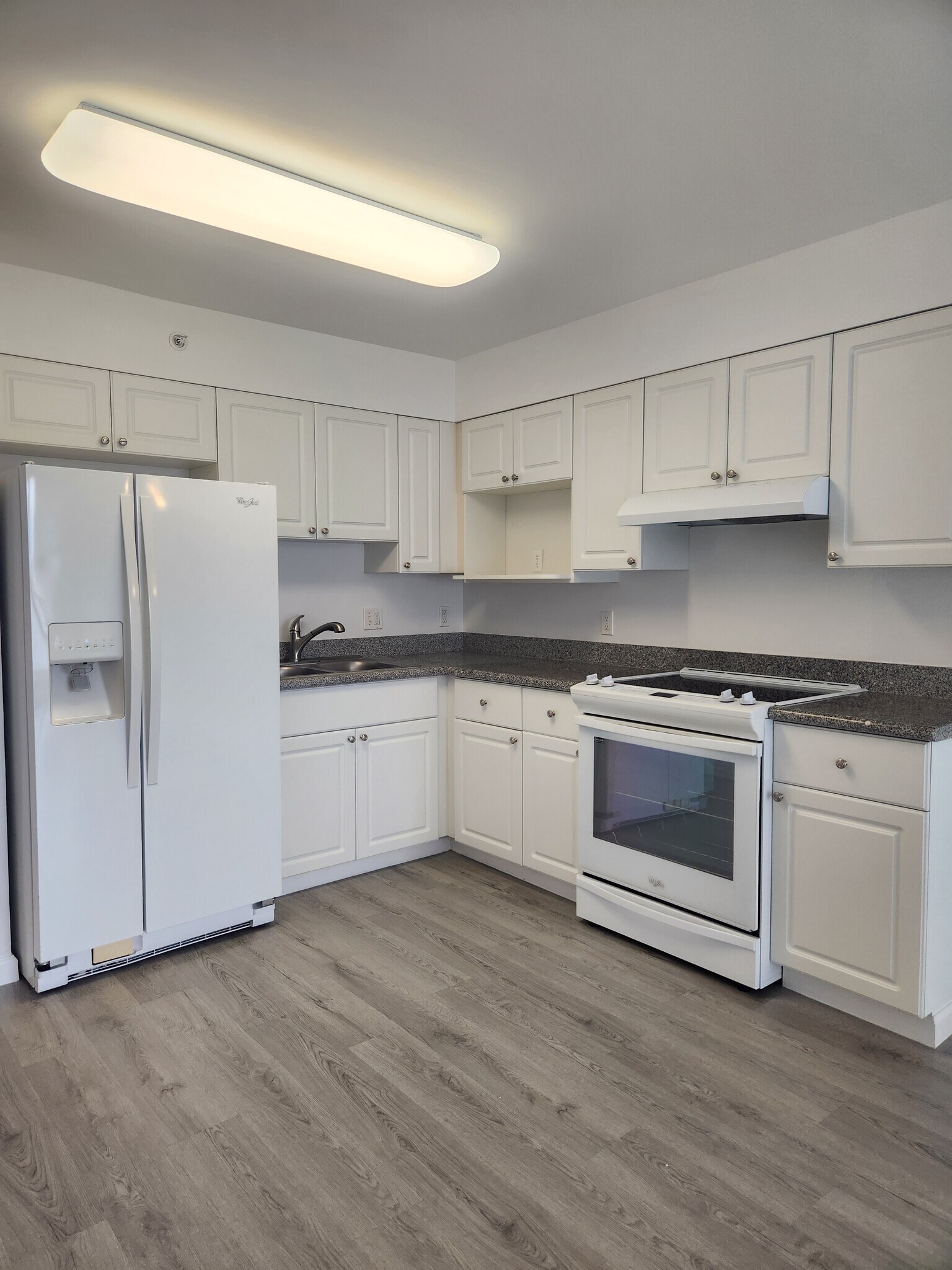 Open kitchen - 801 South St