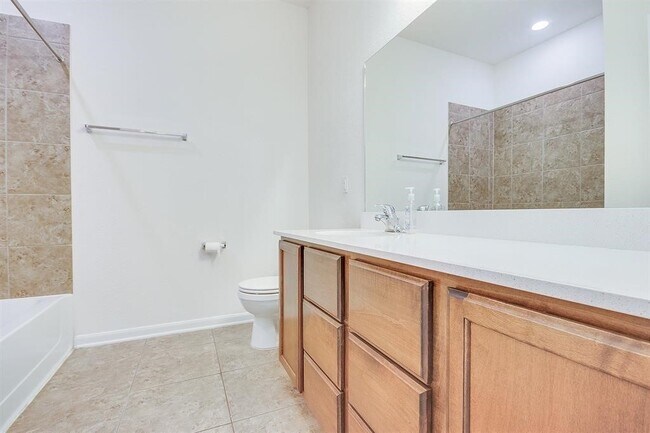 Building Photo - 1619 Stuart Creek Dr