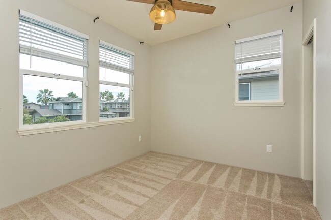 Building Photo - 4Bd-3Ba home on 16th fairway of the Coral ...