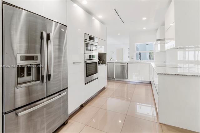 Building Photo - 12825 SW 77th Ave