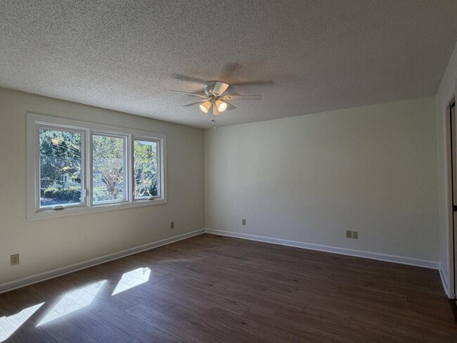 Building Photo - 305 Wimbledon Ct