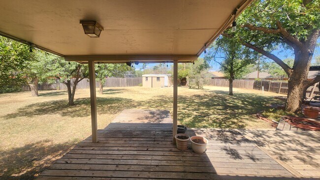 Building Photo - 6702 Temple Ave