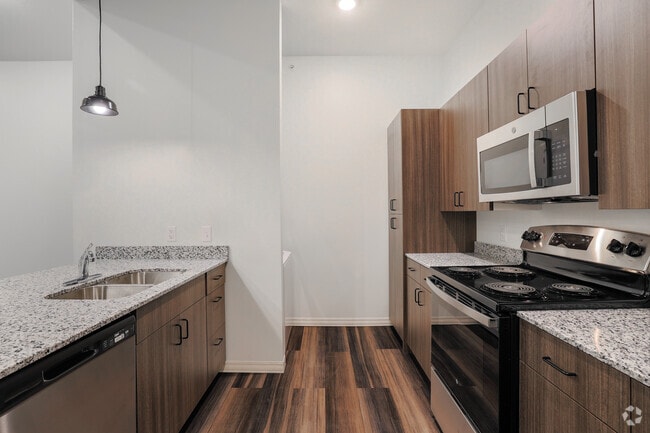 1BR, 1BA - 800SF - WIN RESIDENCES
