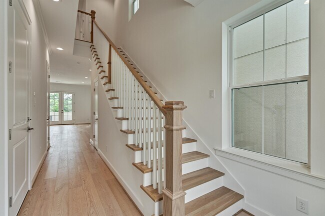 Building Photo - 2037 Carlson Creek Dr