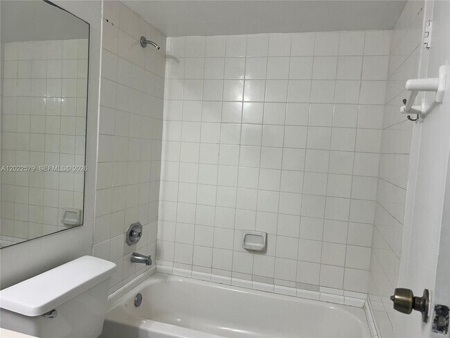 Building Photo - 7601 E Treasure Dr
