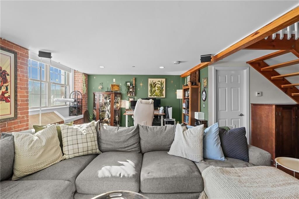 Building Photo - 1 Tupperware Dr