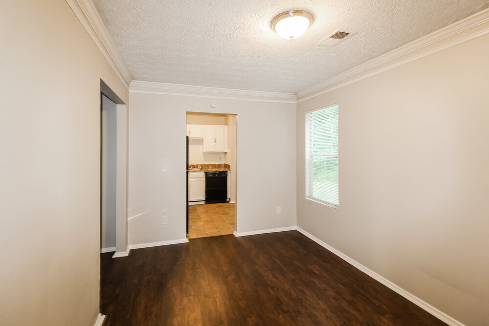 Building Photo - 1985 Glenwood Downs Dr