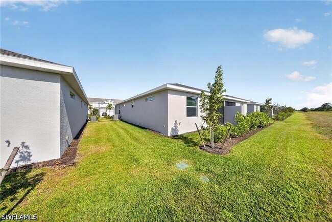 Building Photo - 20559 Hazelnut Ct
