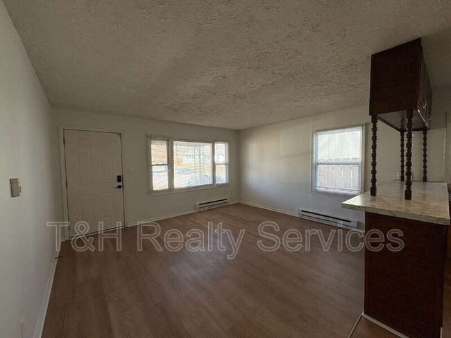 Building Photo - 1261 W 32nd St