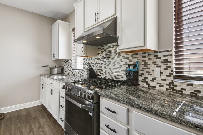 Building Photo - 213 E Peck Blvd