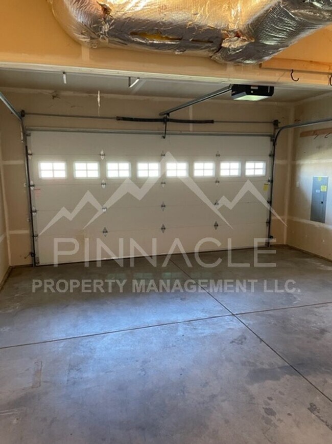 Building Photo - 1808 Clearview Dr