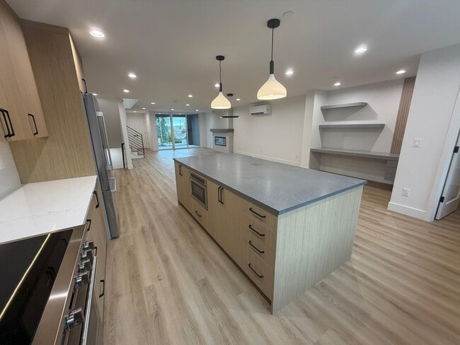 Building Photo - 1720 Market St