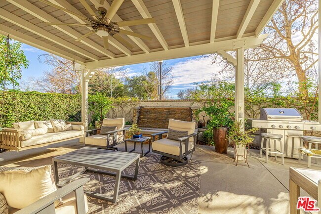 Building Photo - 23810 Bayview Ct