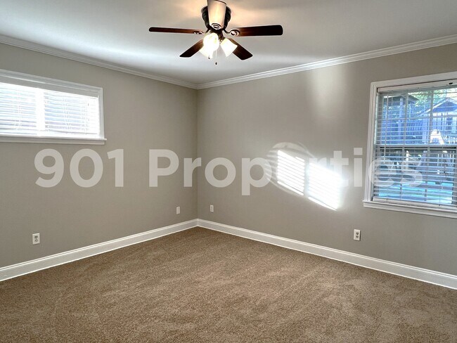 Building Photo - 8539 Chesterfield Dr