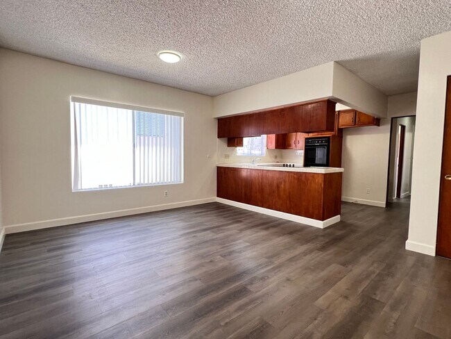 Building Photo - LEB