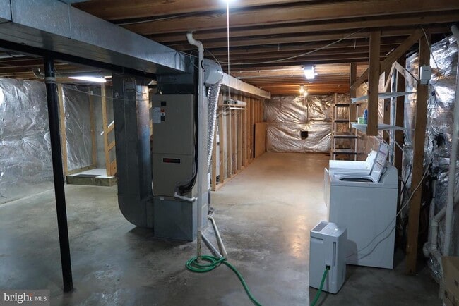 Building Photo - 12000 Rosiers Branch Dr