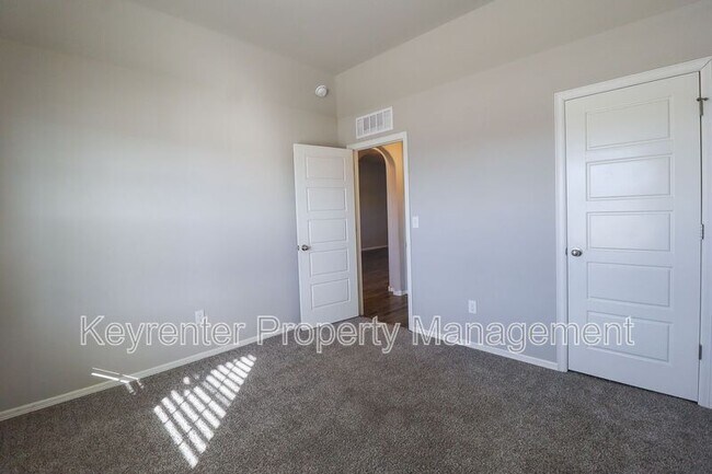 Building Photo - 3543 E 143rd Ct S