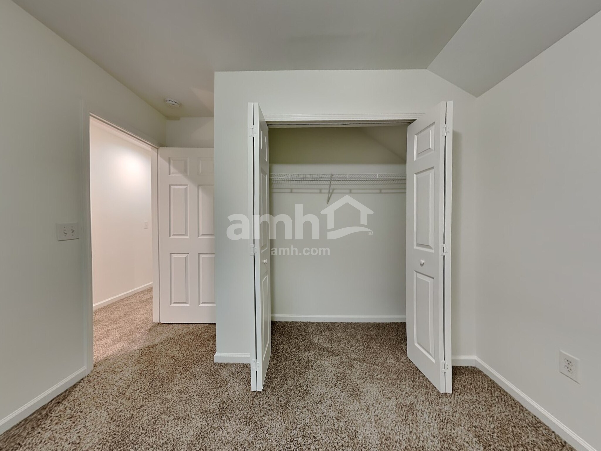 Building Photo - 300 Pemaquid Ct