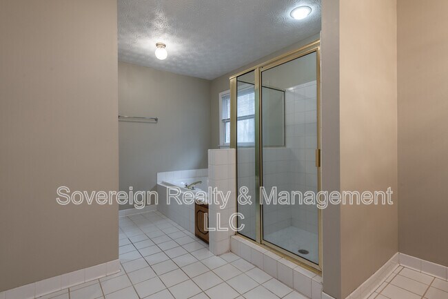 Building Photo - 3213 Southridge