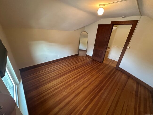 Building Photo - 32 S Elm St