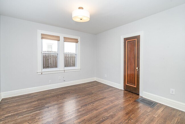 Building Photo - Charming Renovated East Nashville Home wit...