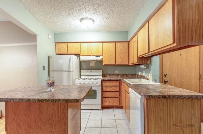 Building Photo - 15 Echo Ct