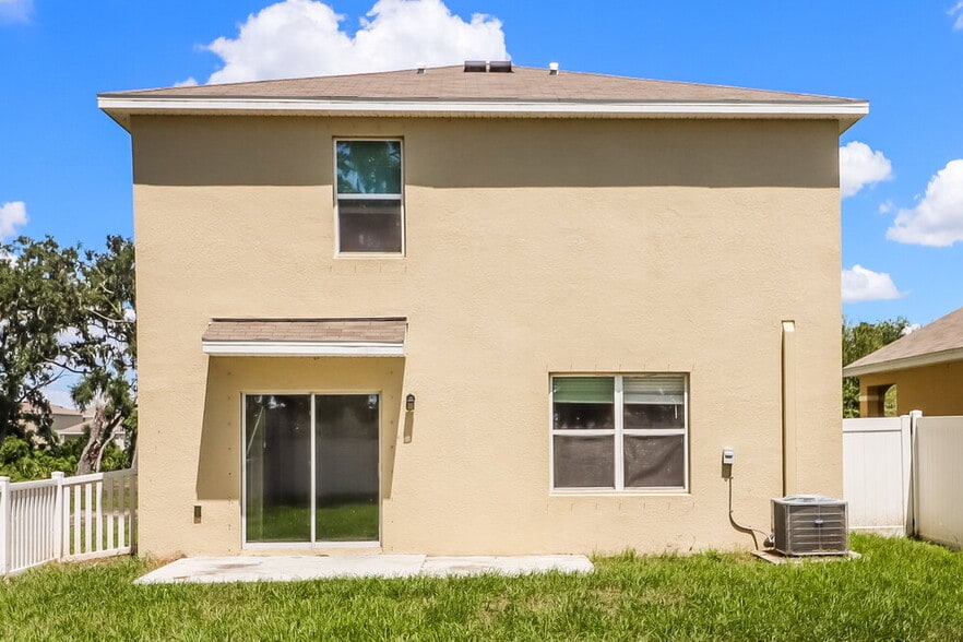 Building Photo - 10988 Carlton Fields Dr