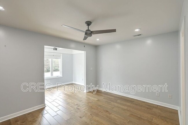 Building Photo - 2882 Mackenzie Ct