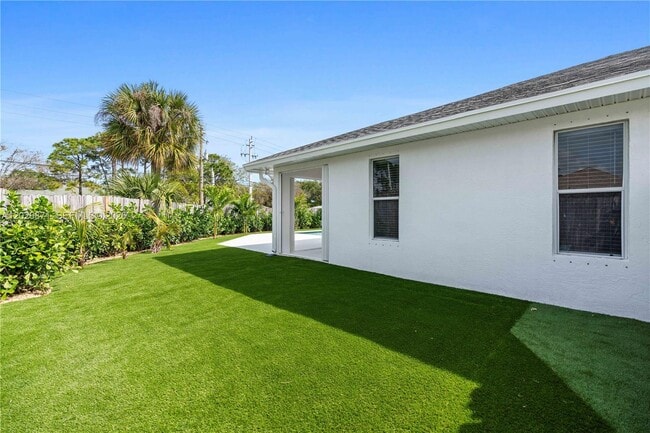 Building Photo - 5923 Loxahatchee Pines Dr
