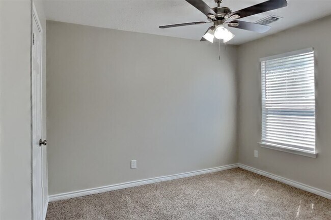 Building Photo - 17919 Scrub Oak Dr