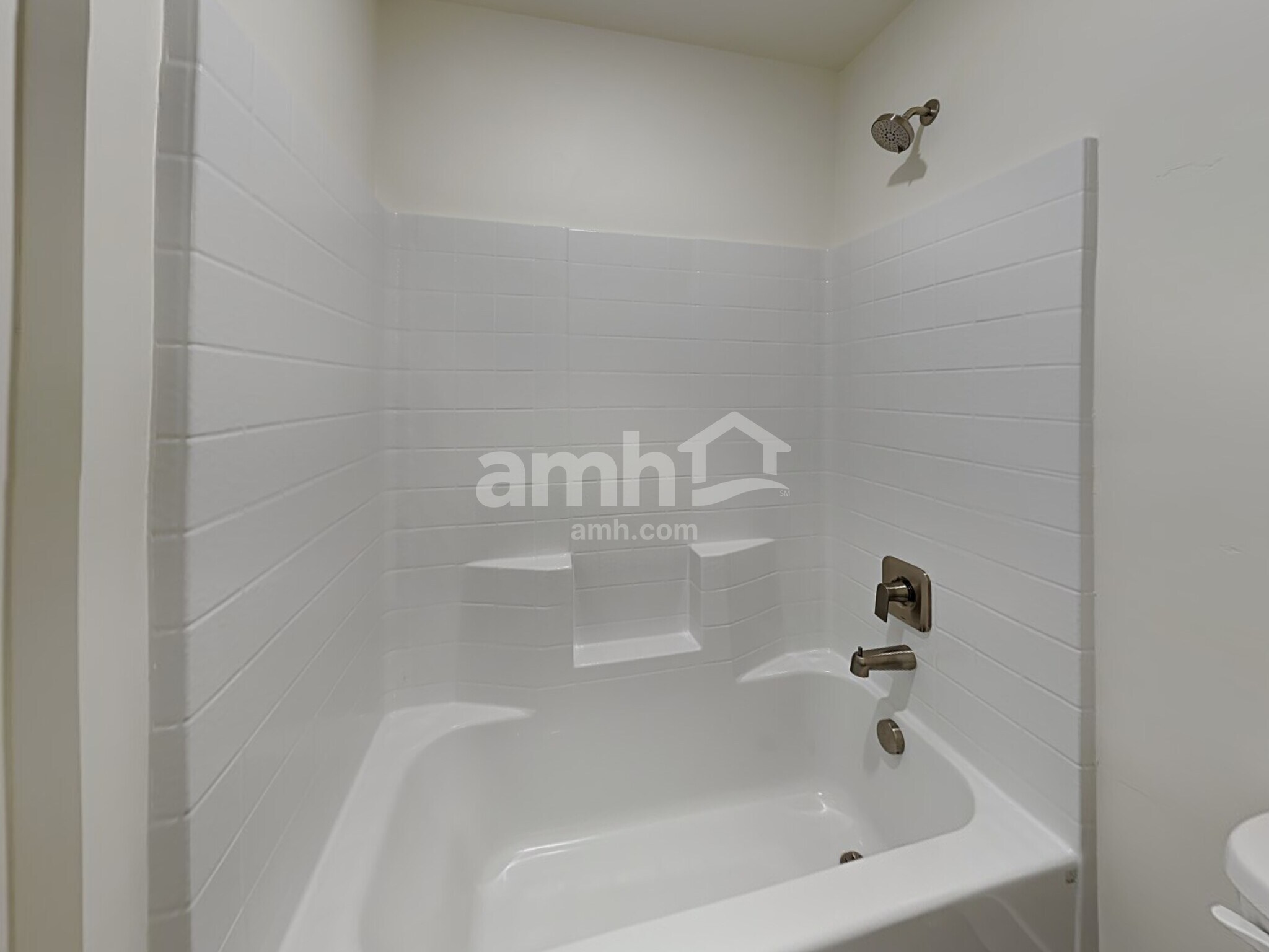 Building Photo - 1113 Moorside Ave