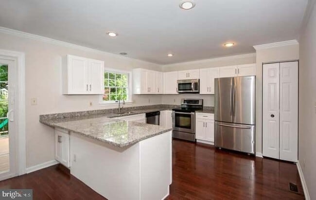 Building Photo - 1335 Littlefield Pl