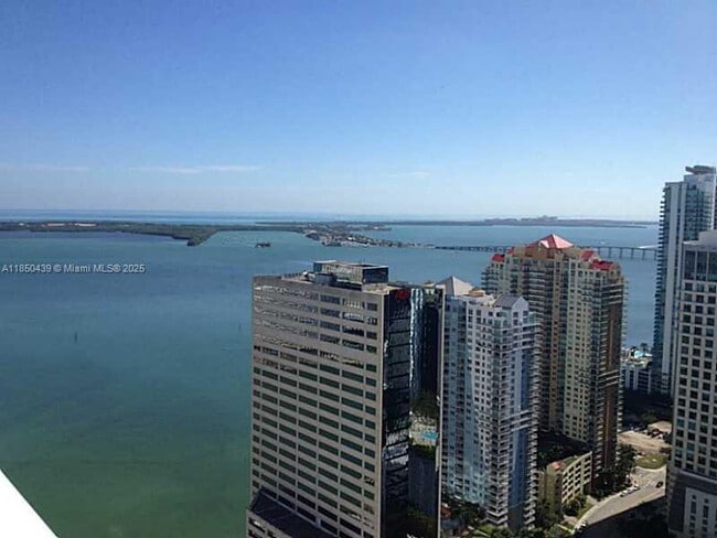 Building Photo - 950 Brickell Bay Dr
