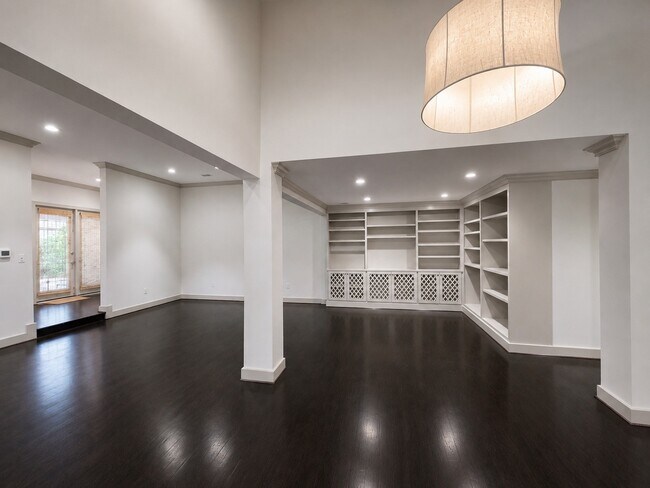 Building Photo - 5911 Winsome Ln