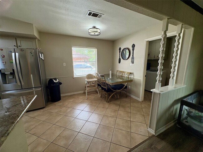 Building Photo - 21802 Rotherham Dr