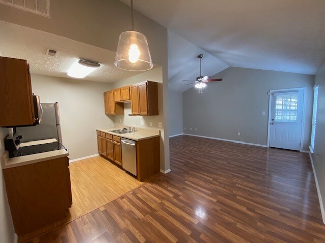 Building Photo - 2933 Billings Way