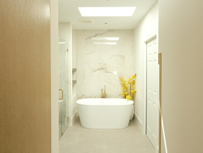 Building Photo - 1017 Tamarind Rd