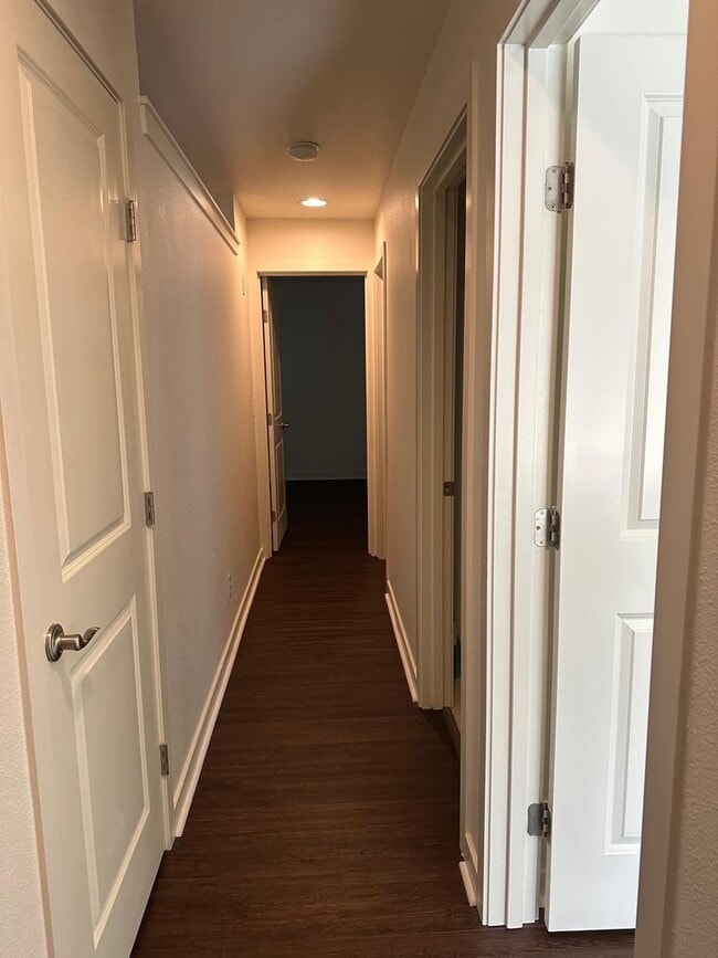 Building Photo - Nice 2 bed / 1 bath Condo in Bothell!