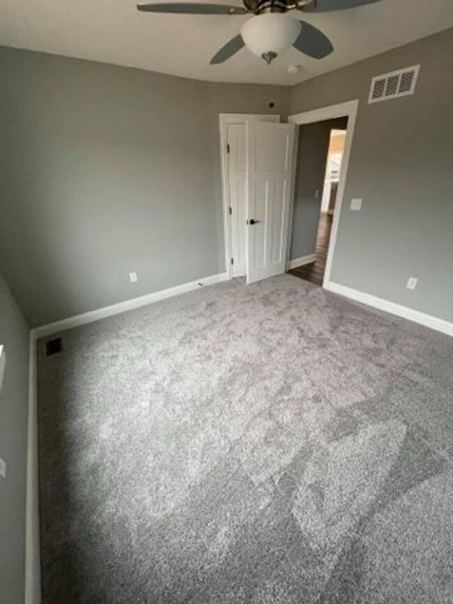 Building Photo - 3419 Laughlin St