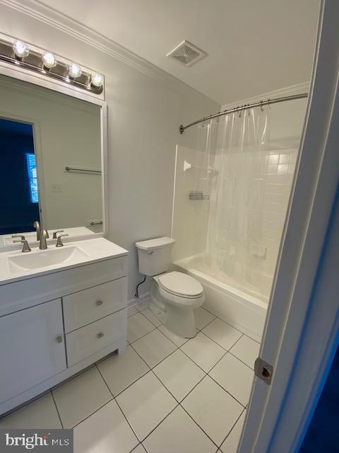 Building Photo - 1408 Nutwood Ct
