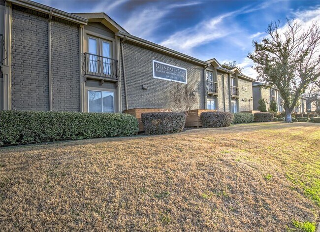Building Photo - 5656 Live Oak St