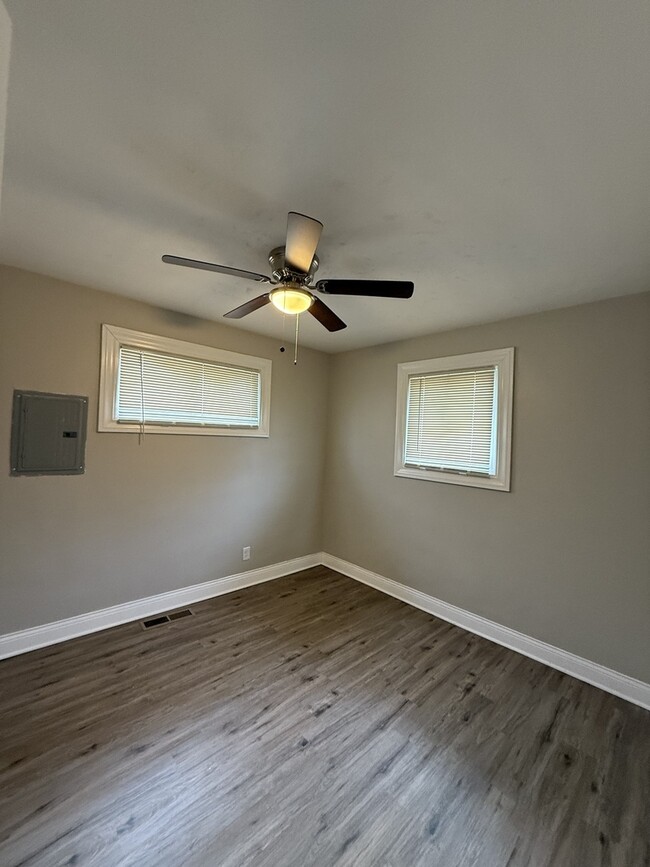 Building Photo - 17028 Greenbay Ave