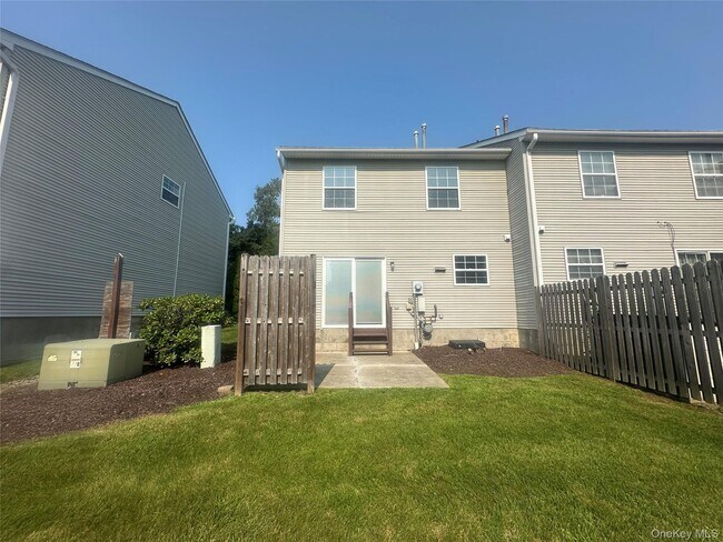 Building Photo - 256 Quassaick Ave
